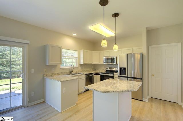 210 Highgate Circle, Greer, SC 29650