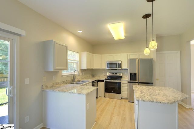 210 Highgate Circle, Greer, SC 29650