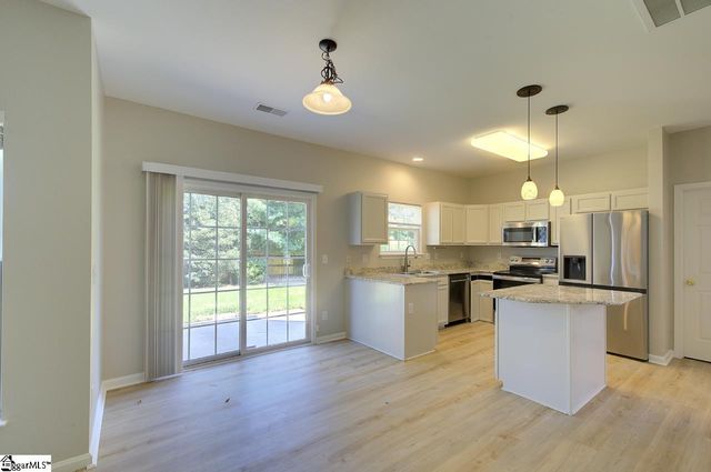 210 Highgate Circle, Greer, SC 29650