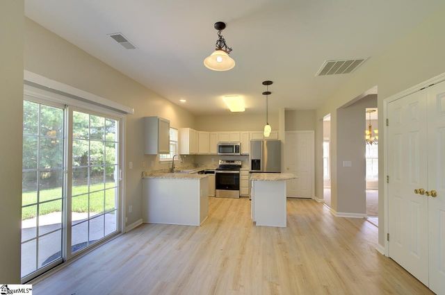 210 Highgate Circle, Greer, SC 29650