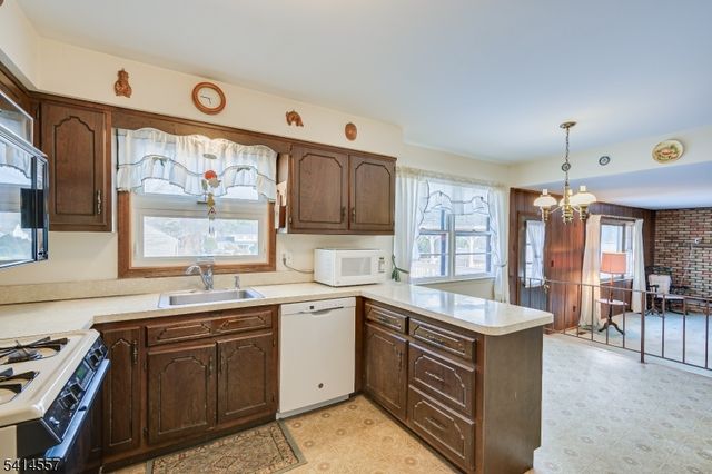 34 Stratford Cir, Edison Twp., NJ 08820