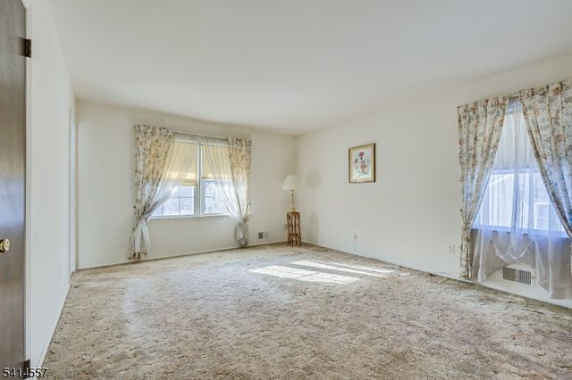 34 Stratford Cir, Edison Twp., NJ 08820