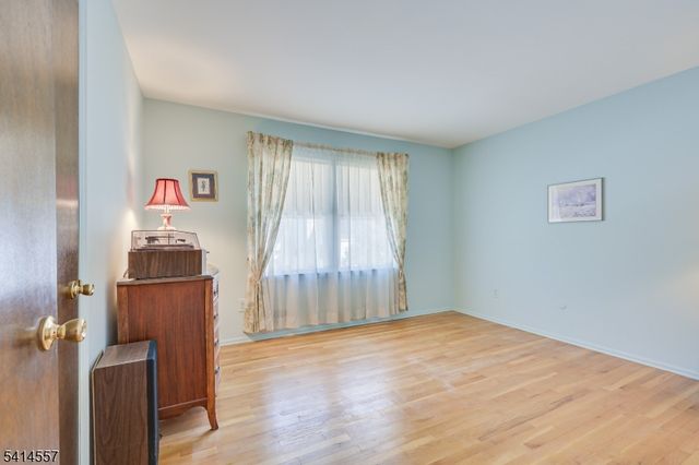 34 Stratford Cir, Edison Twp., NJ 08820