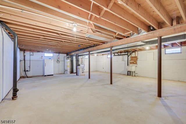 34 Stratford Cir, Edison Twp., NJ 08820