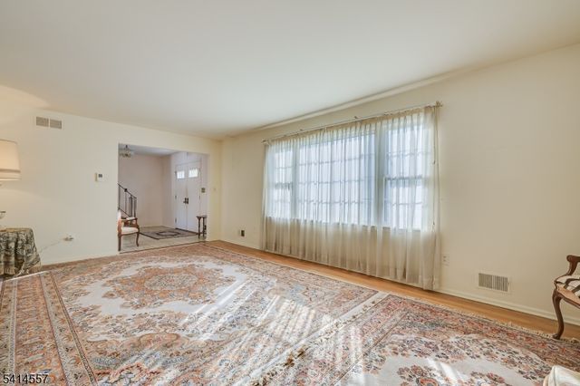 34 Stratford Cir, Edison Twp., NJ 08820