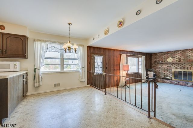 34 Stratford Cir, Edison Twp., NJ 08820