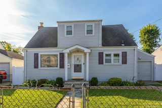 622 Wellelein Road, Uniondale, NY 11533