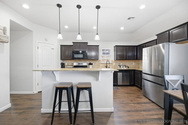 20601 E 32nd Street S, Broken Arrow, OK 74014