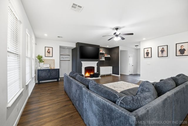 20601 E 32nd Street S, Broken Arrow, OK 74014