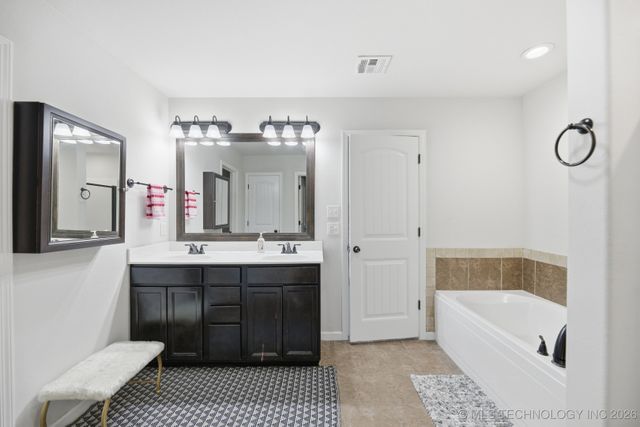 20601 E 32nd Street S, Broken Arrow, OK 74014