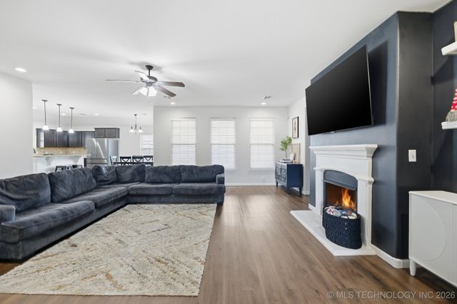 20601 E 32nd Street S, Broken Arrow, OK 74014