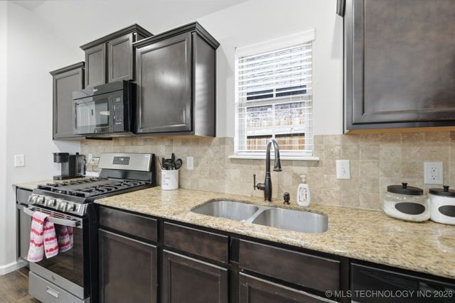 20601 E 32nd Street S, Broken Arrow, OK 74014