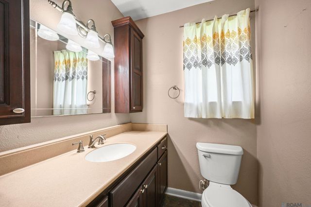 208 Hood St, Donaldsonville, LA 70346