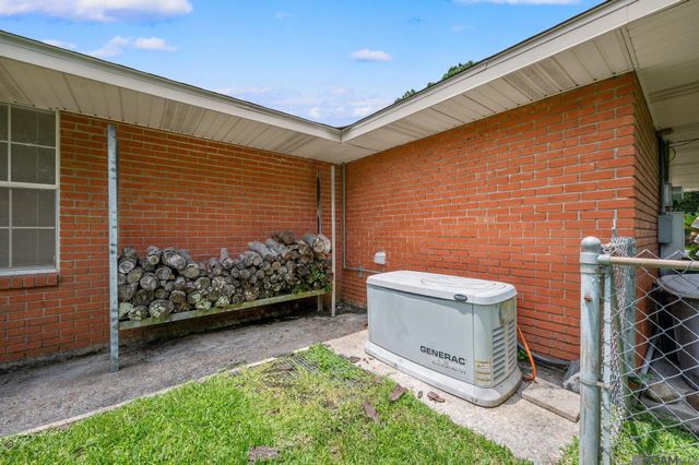 208 Hood St, Donaldsonville, LA 70346