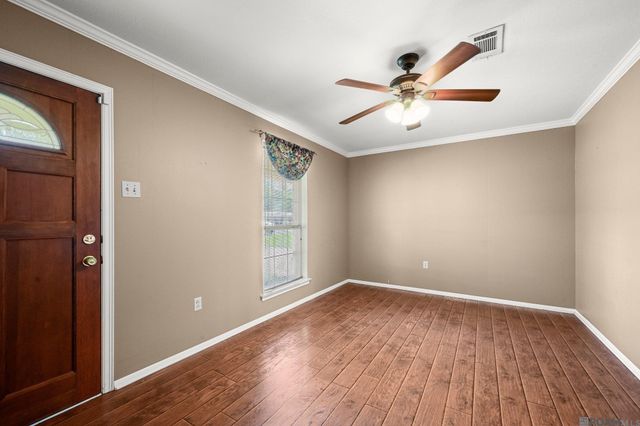 208 Hood St, Donaldsonville, LA 70346