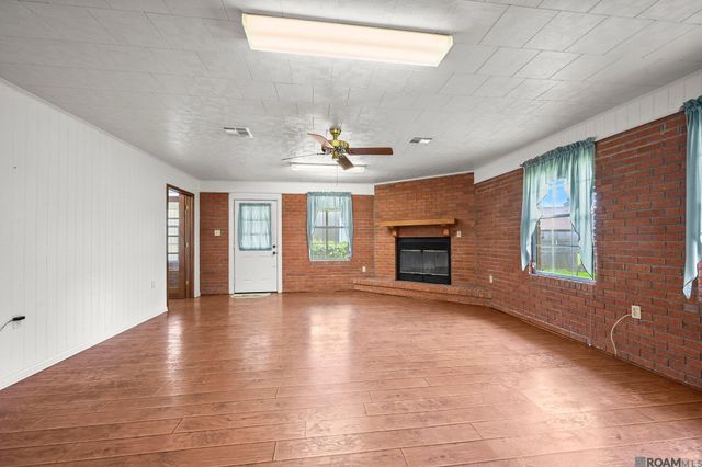 208 Hood St, Donaldsonville, LA 70346