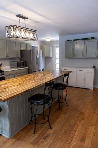 20 Paige Hill Rd, Brimfield, MA 01010