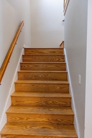 20 Paige Hill Rd, Brimfield, MA 01010