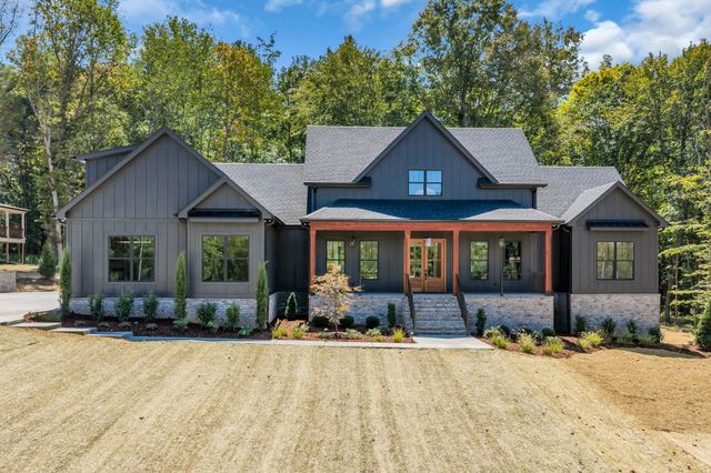 890 Steele Rd, Charlotte, TN 37036