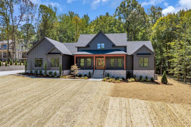 890 Steele Rd, Charlotte, TN 37036