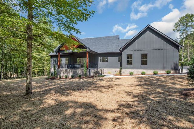 890 Steele Rd, Charlotte, TN 37036