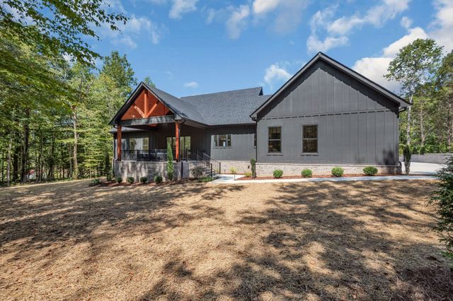 890 Steele Rd, Charlotte, TN 37036