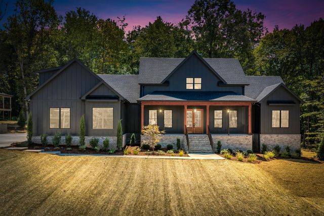 890 Steele Rd, Charlotte, TN 37036