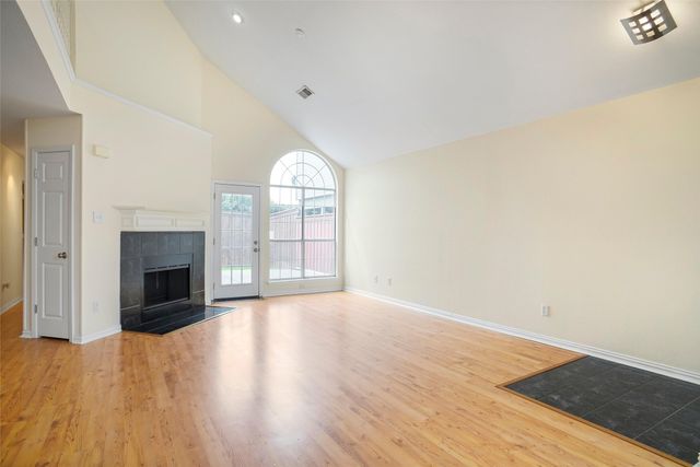 2960 S Bend Drive, Dallas, TX 75229
