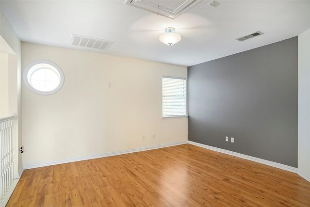 2960 S Bend Drive, Dallas, TX 75229