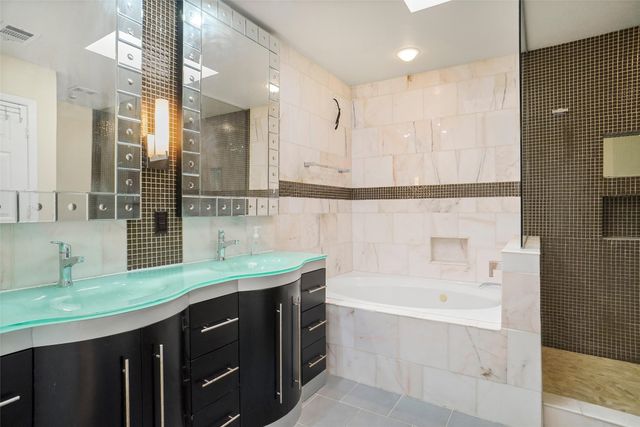 2960 S Bend Drive, Dallas, TX 75229