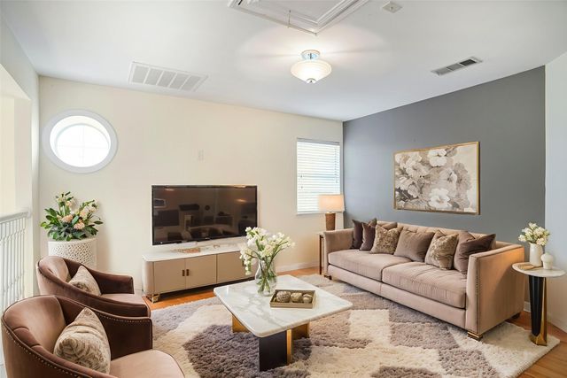 2960 S Bend Drive, Dallas, TX 75229