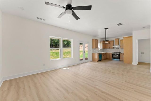 172 Llewellyn st, Clarkesville, GA 30523