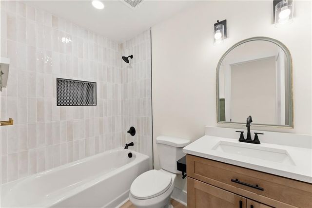 172 Llewellyn st, Clarkesville, GA 30523