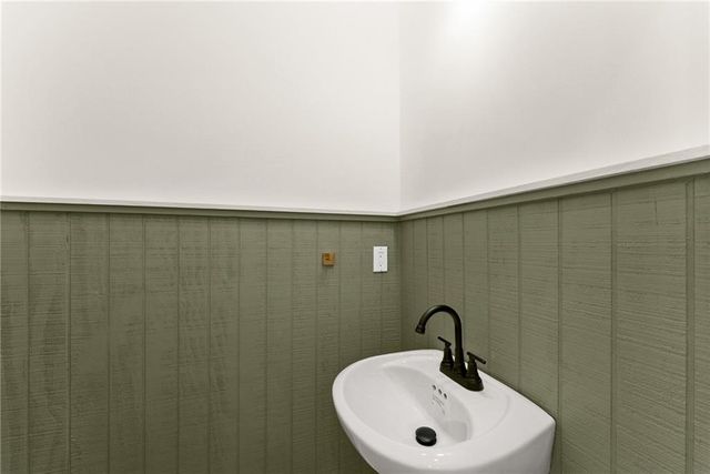 172 Llewellyn st, Clarkesville, GA 30523