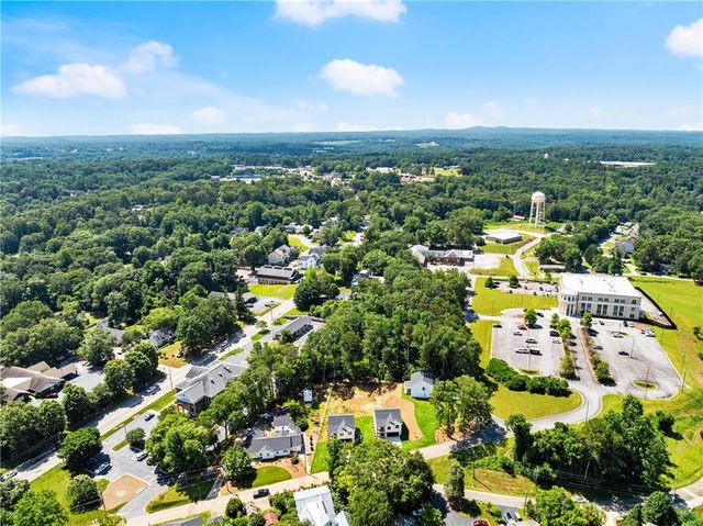 172 Llewellyn st, Clarkesville, GA 30523