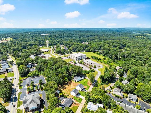 172 Llewellyn st, Clarkesville, GA 30523
