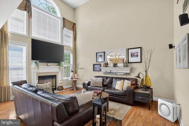 411 SERGEANT DR, Lambertville, NJ 08530