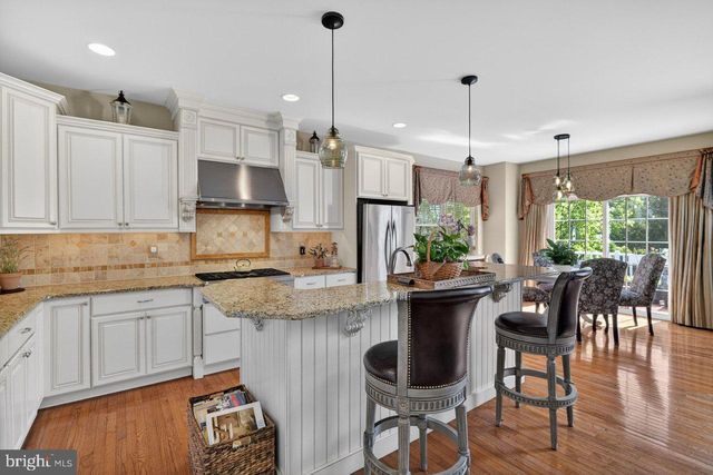 411 SERGEANT DR, Lambertville, NJ 08530