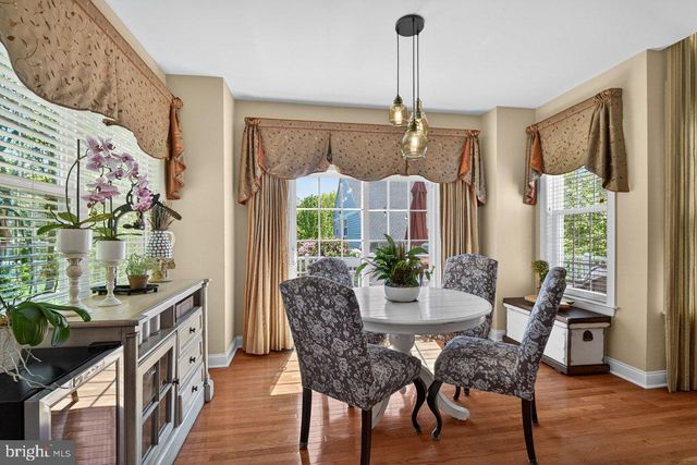 411 SERGEANT DR, Lambertville, NJ 08530