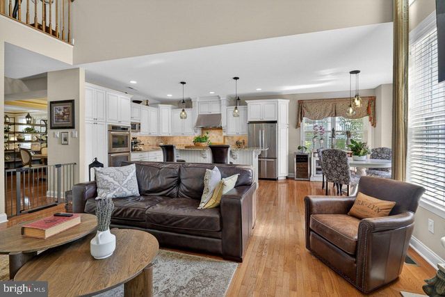 411 SERGEANT DR, Lambertville, NJ 08530