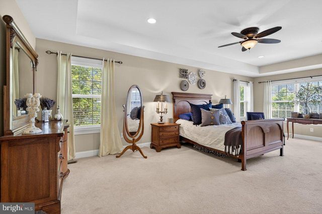 411 SERGEANT DR, Lambertville, NJ 08530