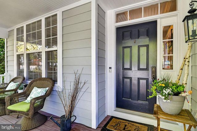 411 SERGEANT DR, Lambertville, NJ 08530