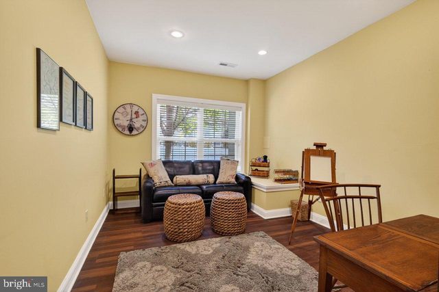411 SERGEANT DR, Lambertville, NJ 08530