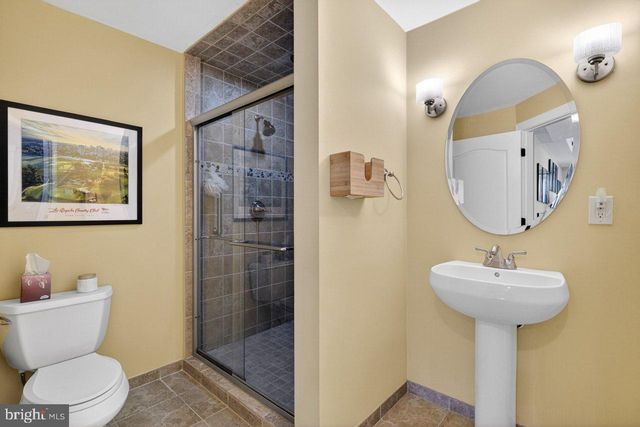 411 SERGEANT DR, Lambertville, NJ 08530