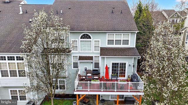 411 SERGEANT DR, Lambertville, NJ 08530