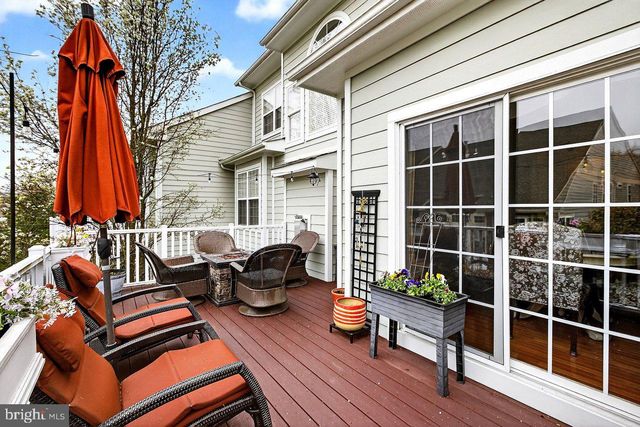 411 SERGEANT DR, Lambertville, NJ 08530