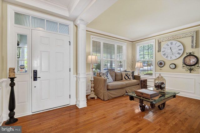 411 SERGEANT DR, Lambertville, NJ 08530