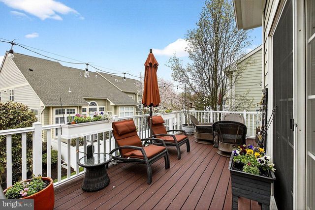 411 SERGEANT DR, Lambertville, NJ 08530