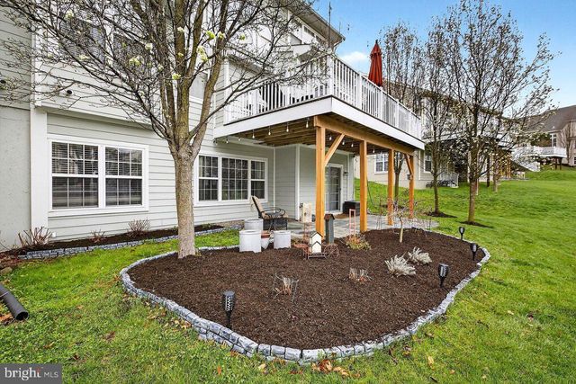 411 SERGEANT DR, Lambertville, NJ 08530
