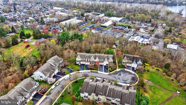 411 SERGEANT DR, Lambertville, NJ 08530